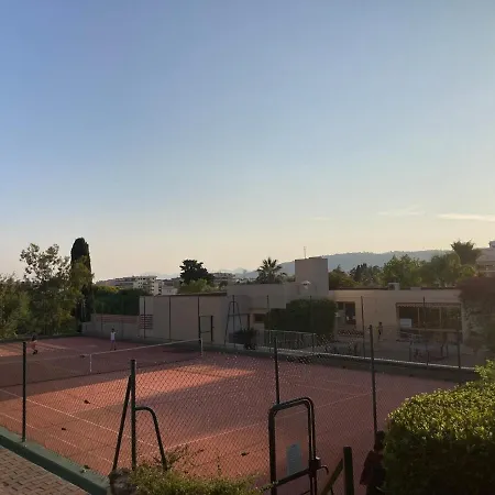 A 5 Minutes Du Centre De Juan Les Pins Et De La ! Dans Avec Piscine Et Terrain De Tennis أنتيب